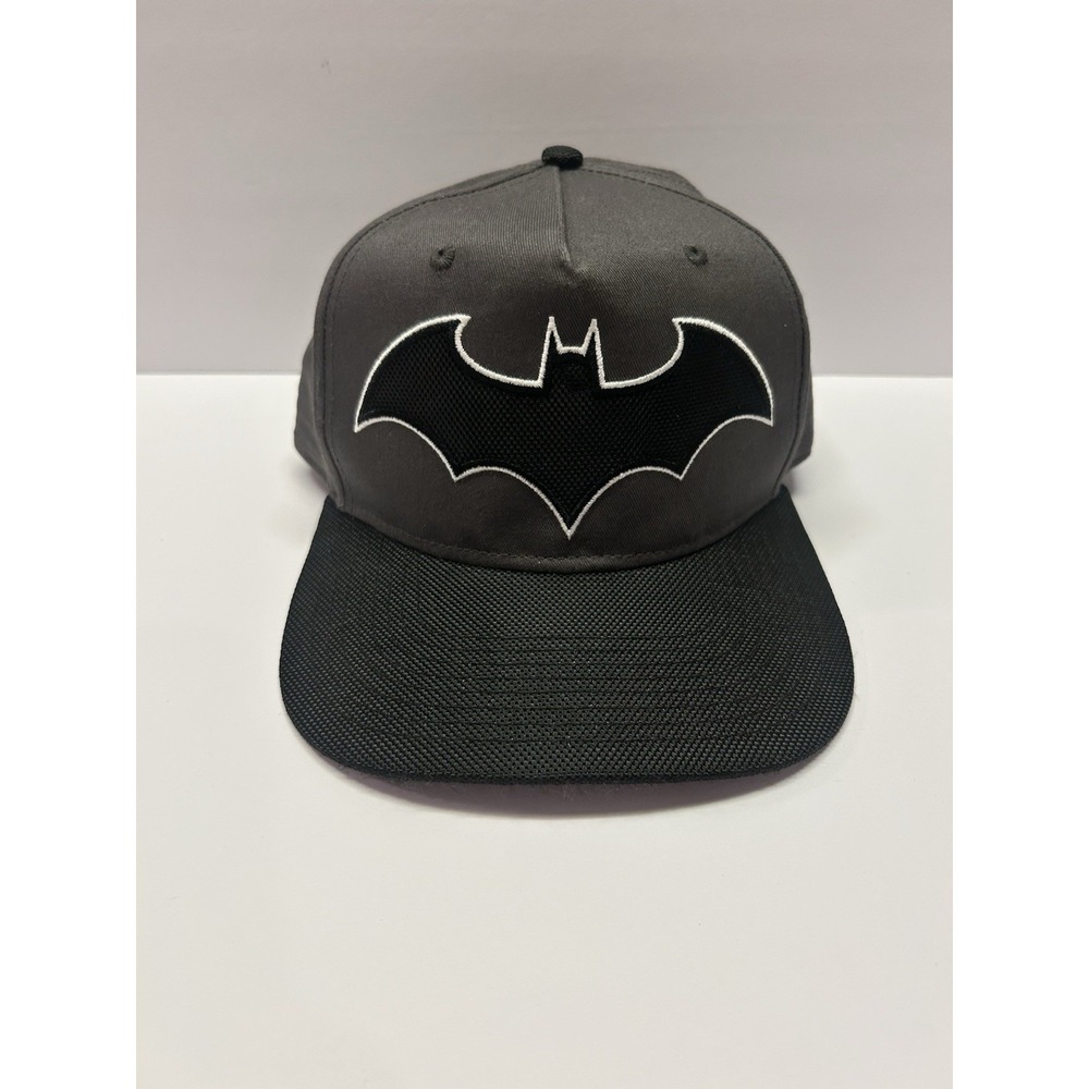 Batman DC Comics Snapback Hat Grey Black Embroidered Logo Flat Brim Cap OSFM